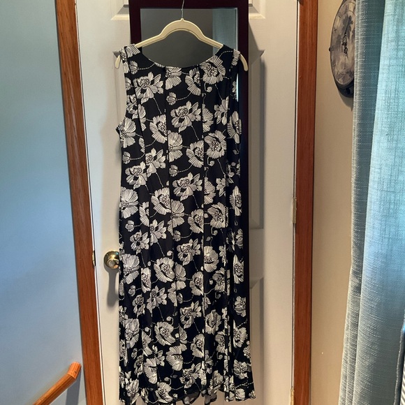 Summer Maxi Dress - Picture 3 of 3